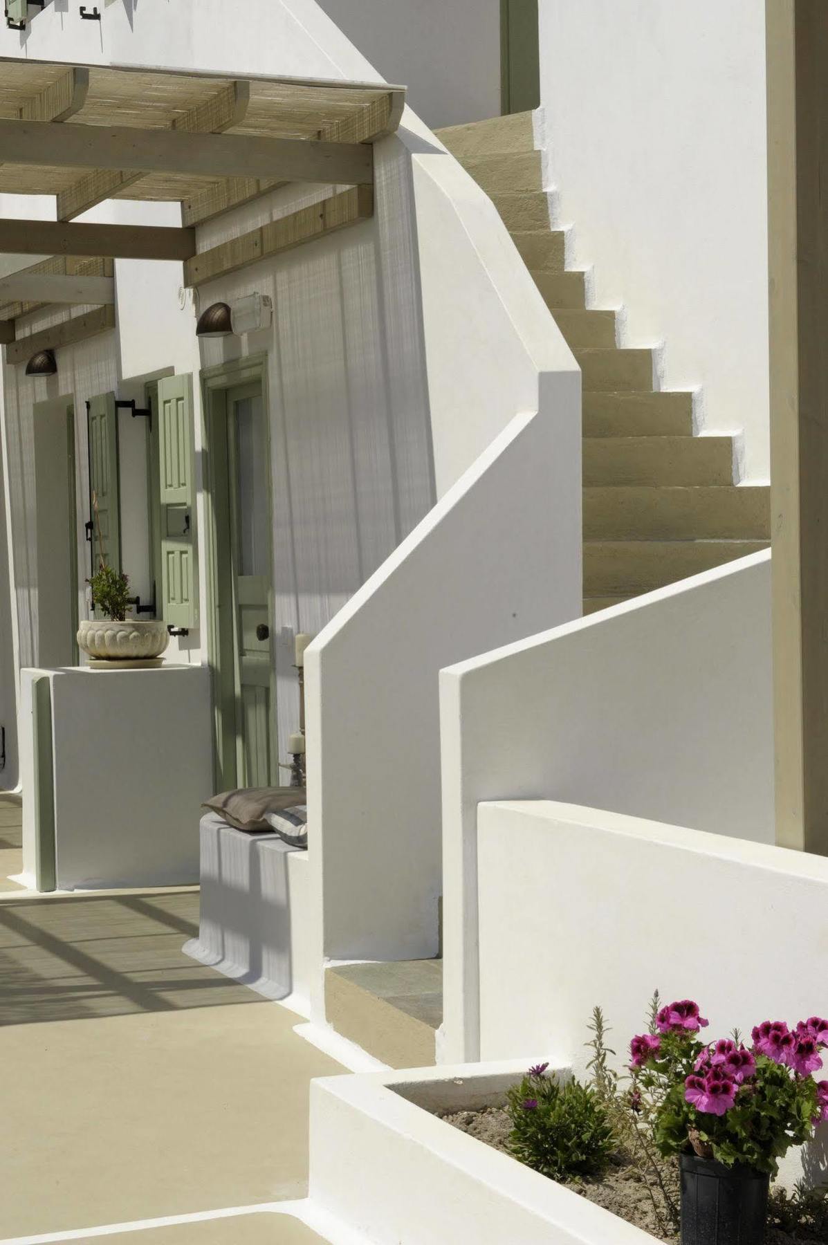 Almyris Hotel Adamantas Exterior photo
