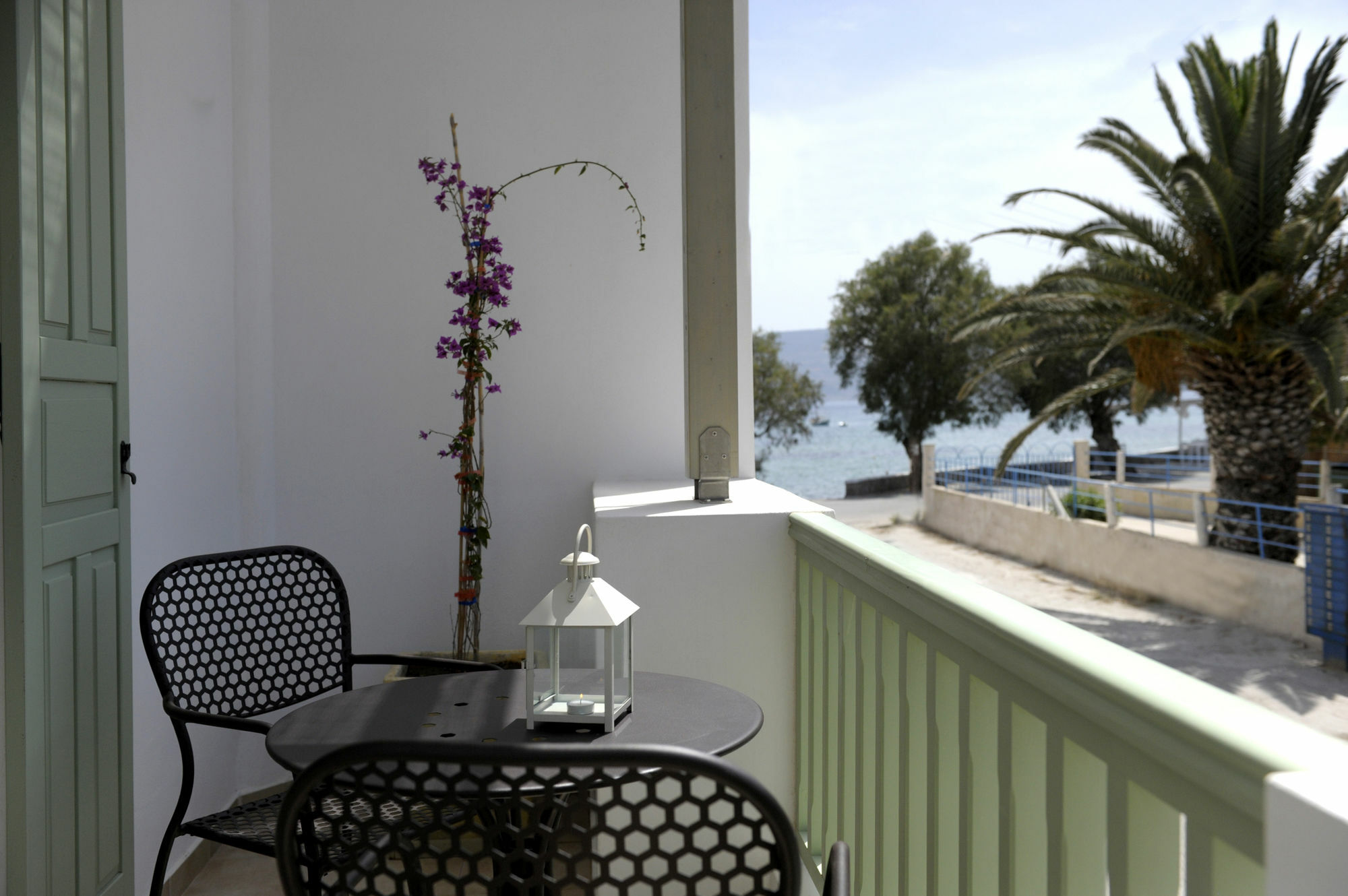 Almyris Hotel Adamantas Exterior photo