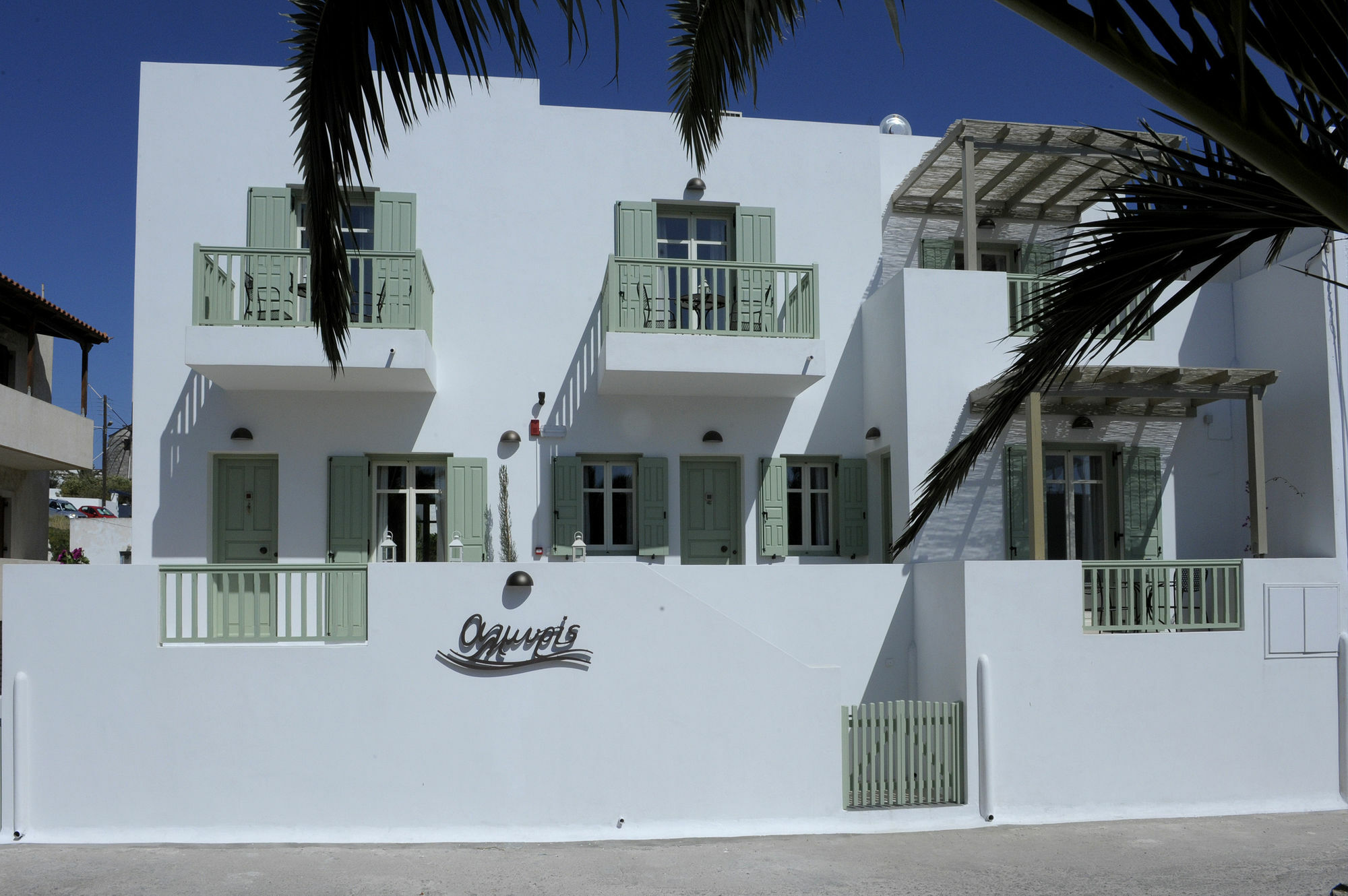 Almyris Hotel Adamantas Exterior photo