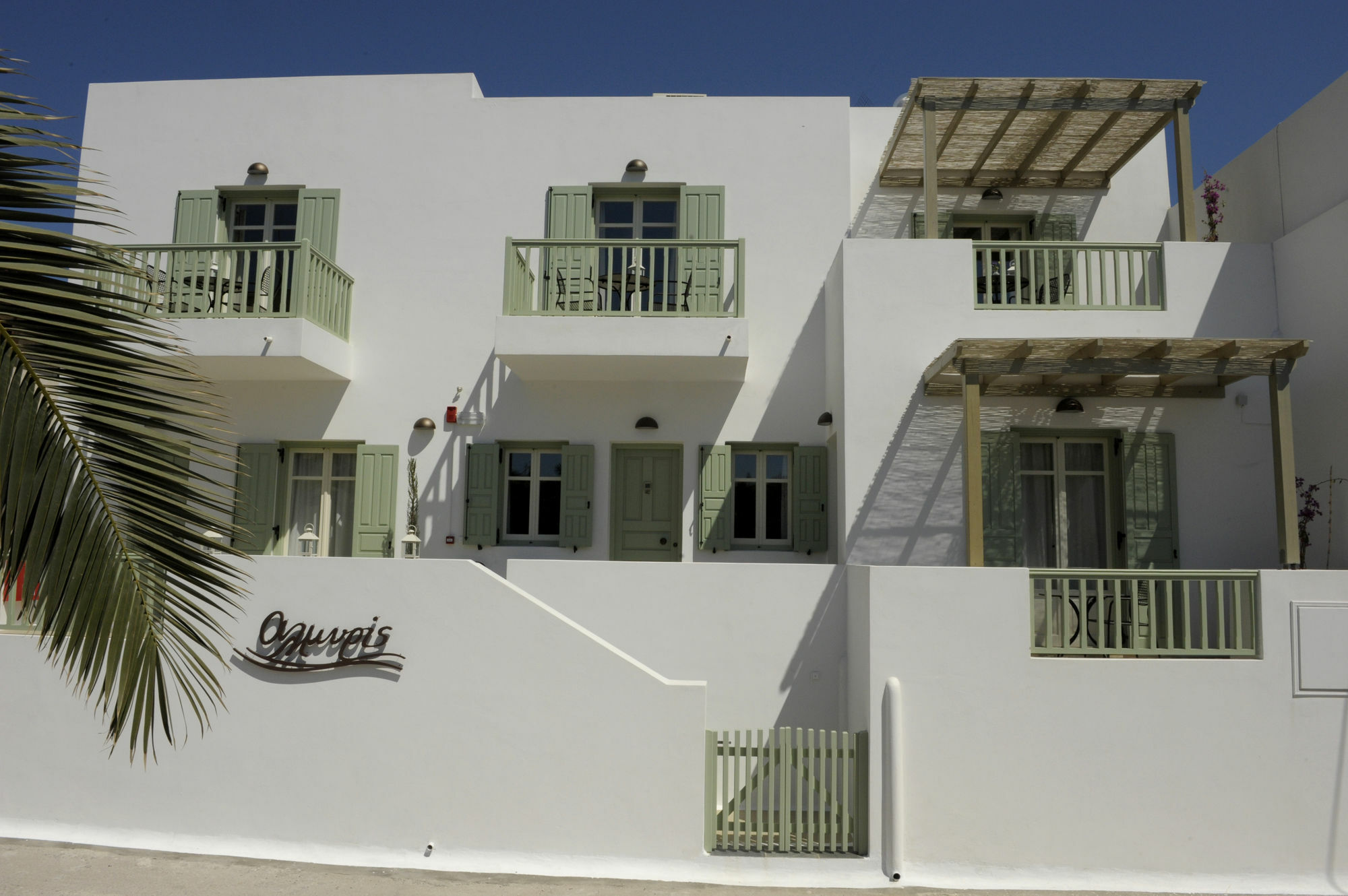 Almyris Hotel Adamantas Exterior photo