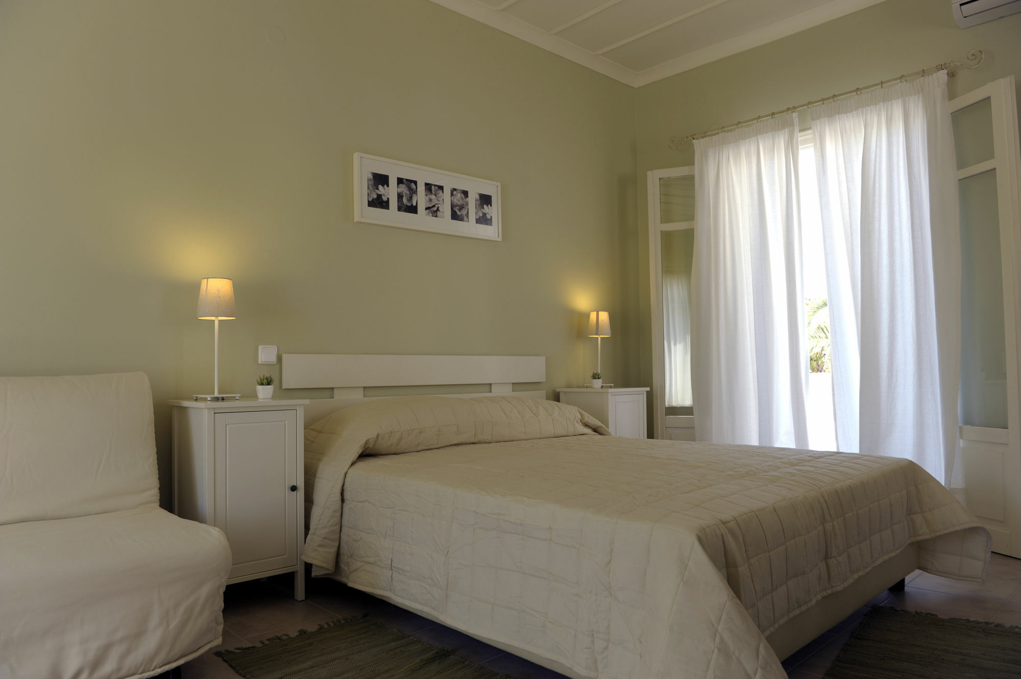 Almyris Hotel Adamantas Exterior photo