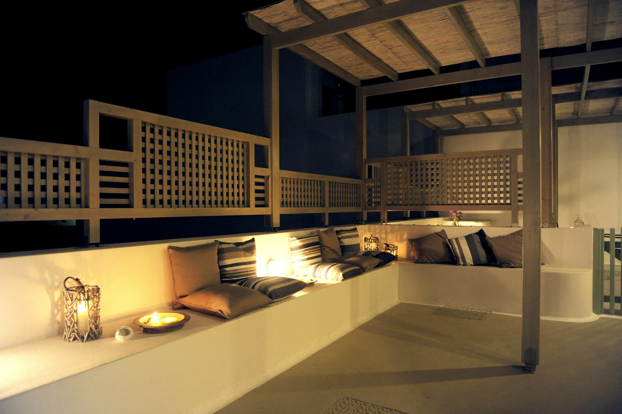 Almyris Hotel Adamantas Exterior photo