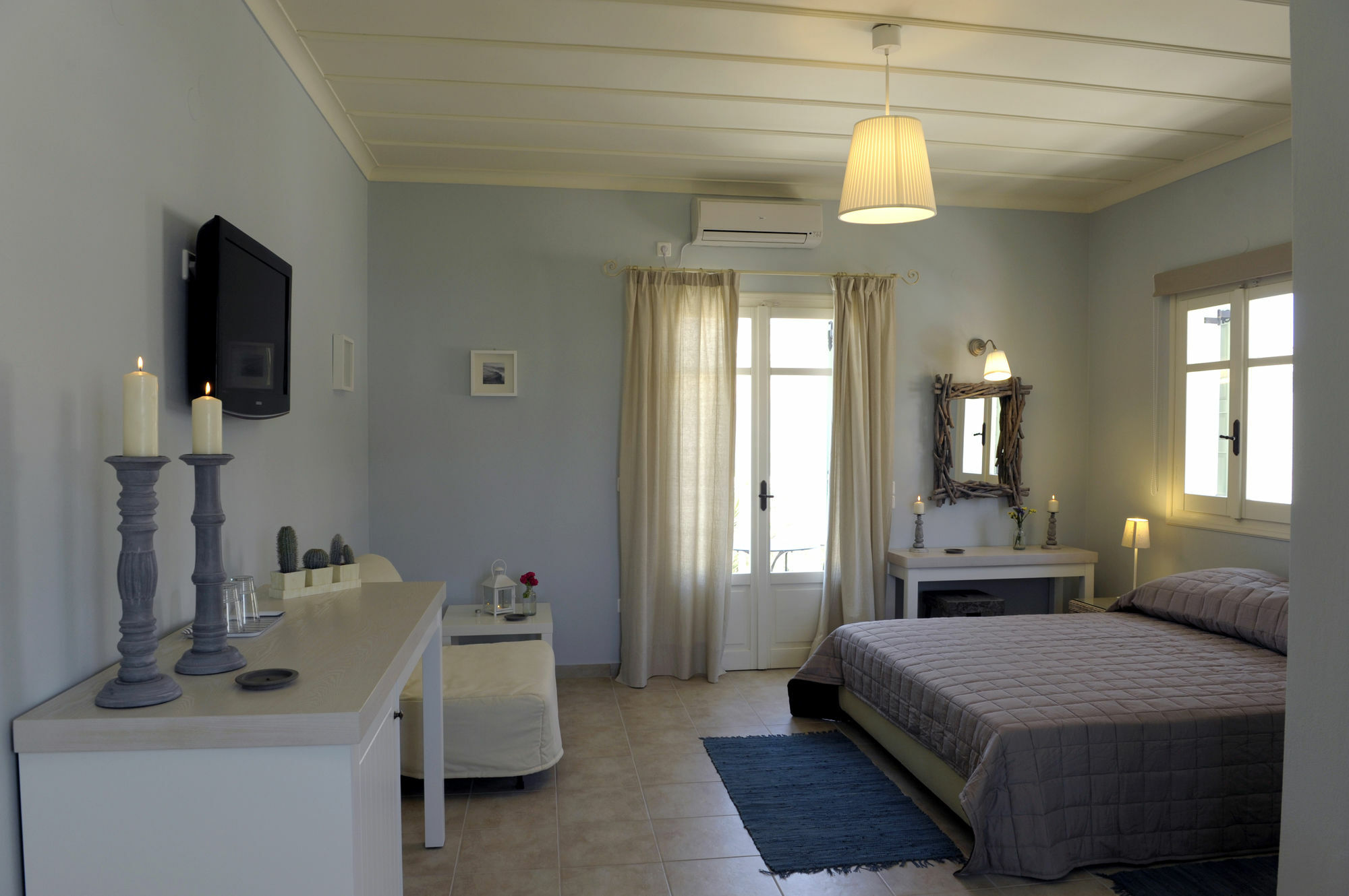 Almyris Hotel Adamantas Exterior photo