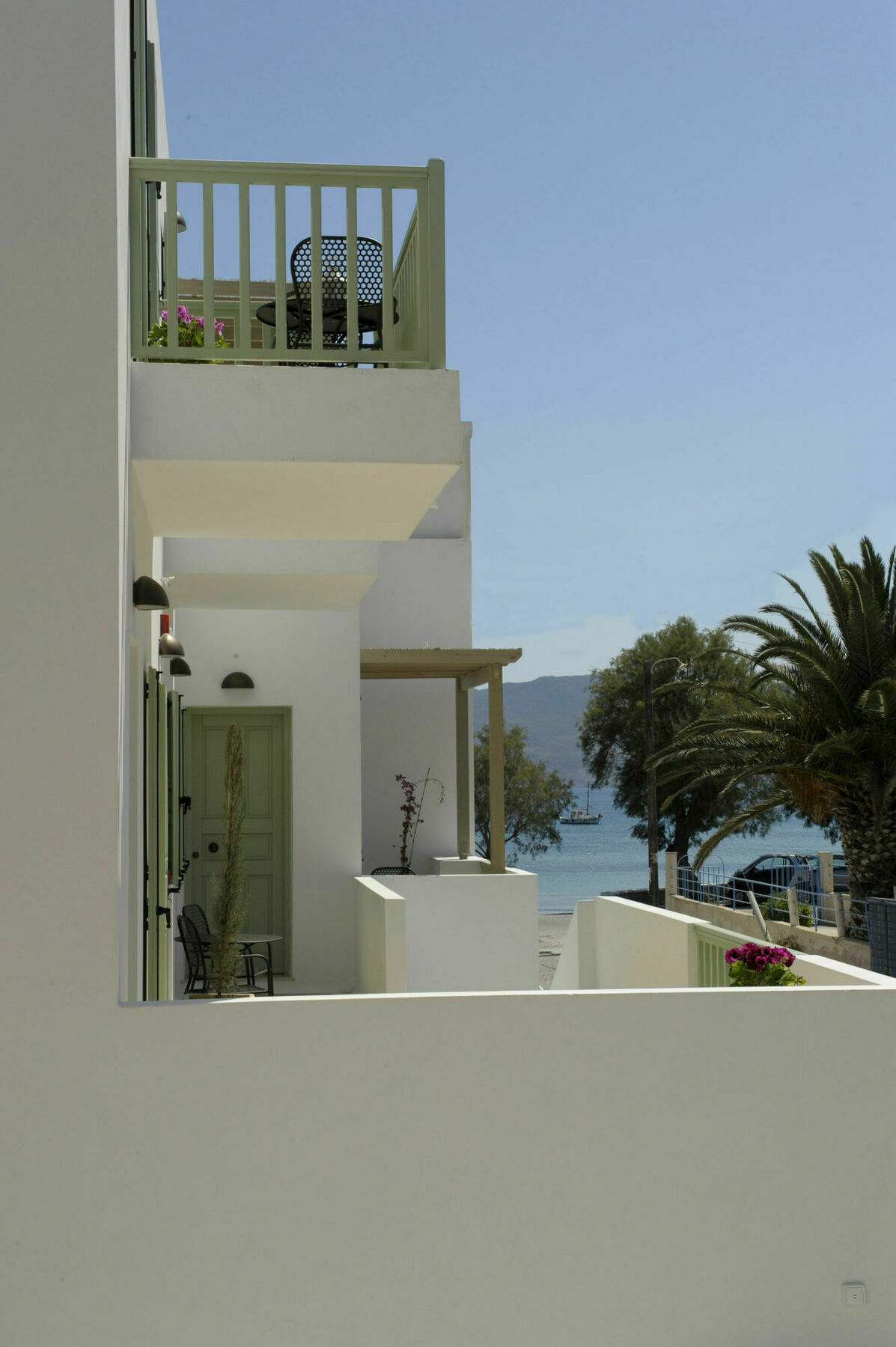 Almyris Hotel Adamantas Exterior photo