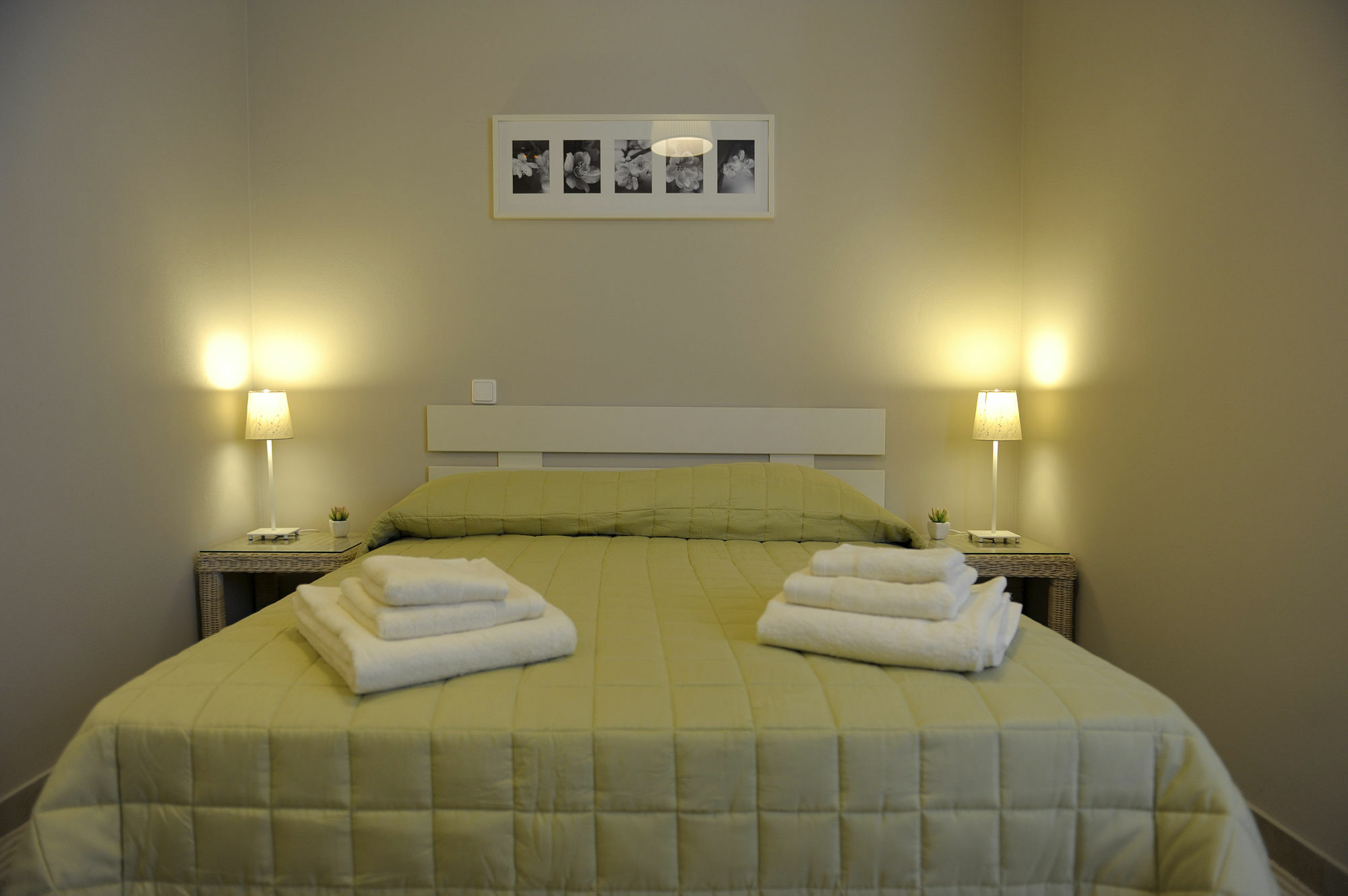Almyris Hotel Adamantas Exterior photo